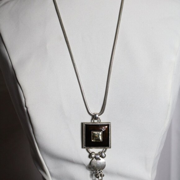 Vintage Pendant Necklace Silver Tone Metal 26" Brown, Orange & Silver Pendant - Picture 3 of 8